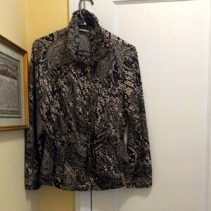 Chicos zip up print jacket. EUC